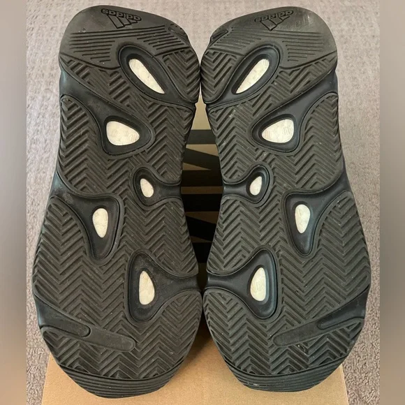Trotters accent black linen espadrille slip on T1803-010 womens size 8.5w adidas Black 700 MNVN Triple Black main image 4